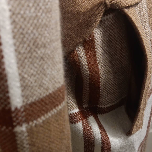 NWT! Cupcakes & Cashmere Tan and White Plaid Coat - Picture 4 of 11